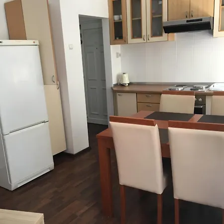 'one Tree' Apartment, Old Town Apartman Zára