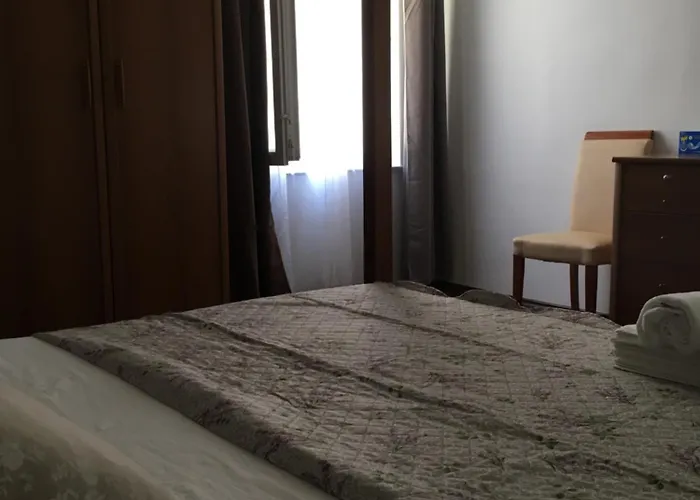 'one Tree' Apartment, Old Town Apartment